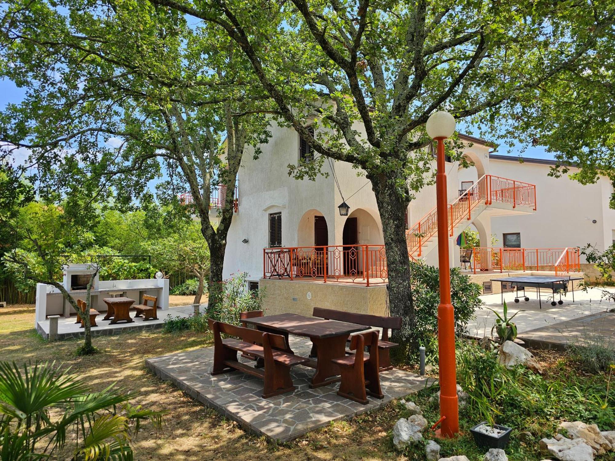 Villa Kucan Porat  Exterior photo
