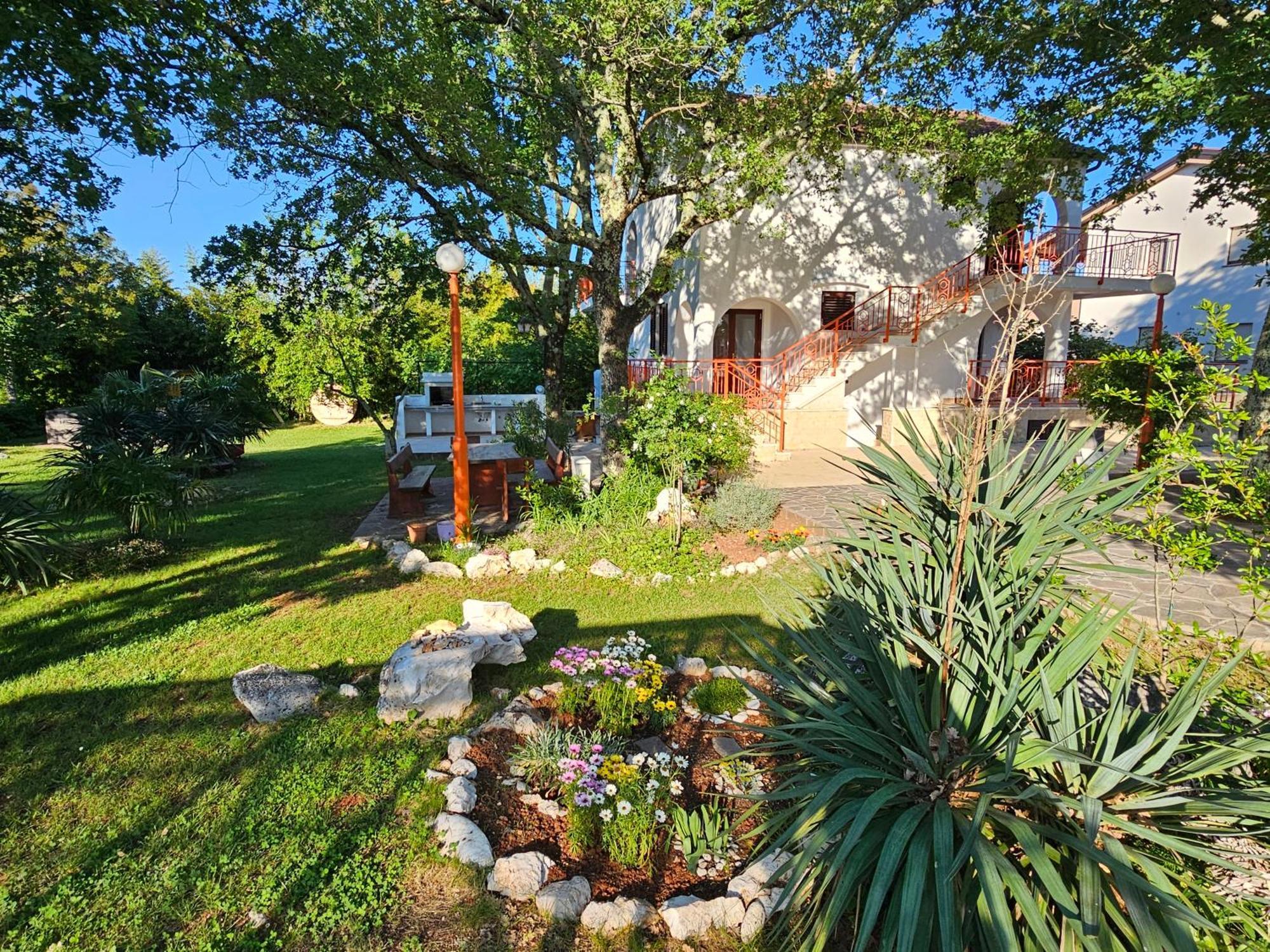 Villa Kucan Porat  Exterior photo